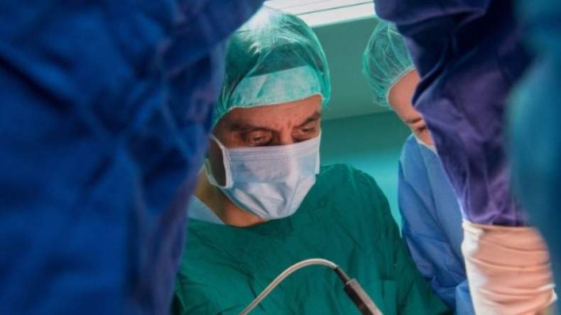 تخدير حامل وإجهاضها عن طريق الخطأ بمستشفى كبير.. ما القصة؟