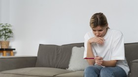 الحمل غير المخطط في سن متأخرة.. صدمة للكثيرات تليها قرارات صعبة