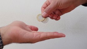 مُقترح بإنشاء منصة إلكترونية لزكاة الفطر