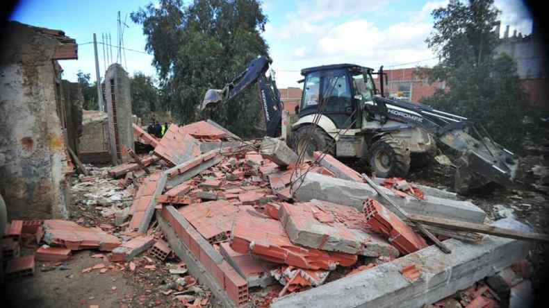 وزارة الداخلية “تنفي” إطلاق عمليات هدم للبنايات الفوضوية مباشرة بعد عيد الفطر