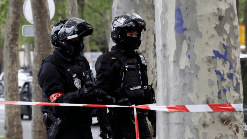 الشرطة الفرنسية تطوّق القنصلية الإيرانية في باريس