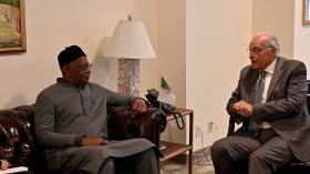 عطاف يستقبل المبعوث الشخصي للأمين العام للأمم المتحدة إلى ليبيا