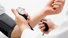7 طرق لإبقاء ضغط الدم منخفضا