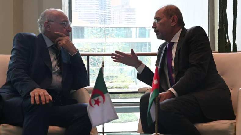 عطاف يلتقي نظيريه الأردني والبرازيلي