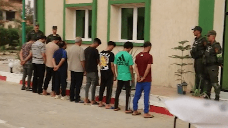 الوادي: تفكيك شبكة دولية مختصة في تهريب السيارات  