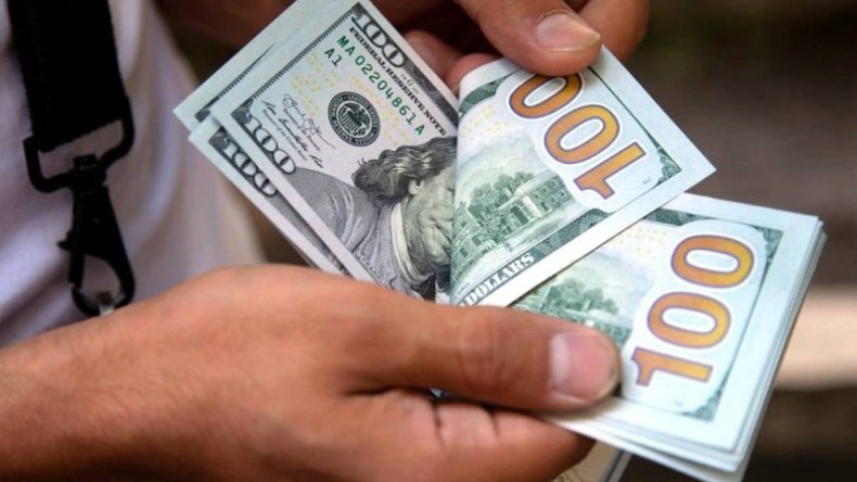 صعود أسعار النفط وتراجع الدولار