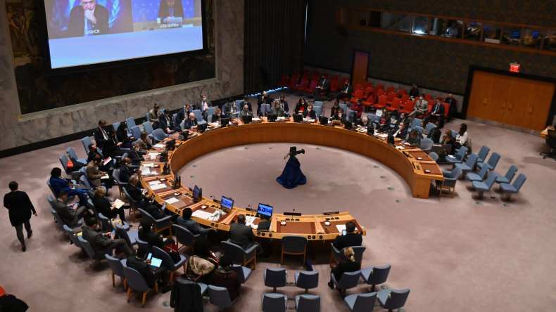 الجزائر تدعو لعقد جلسة مغلقة في مجلس الأمن بشأن المقابر الجماعية في غزة