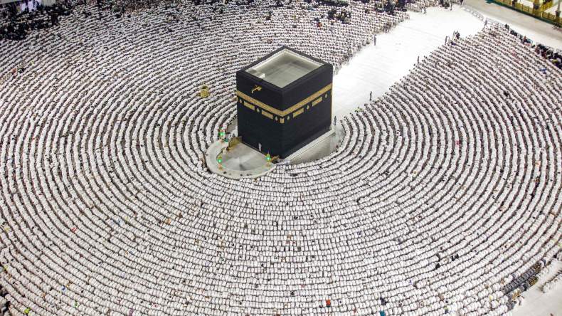 ظل الكعبة المشرفة “سيختفي تماما” في هذه الساعة!