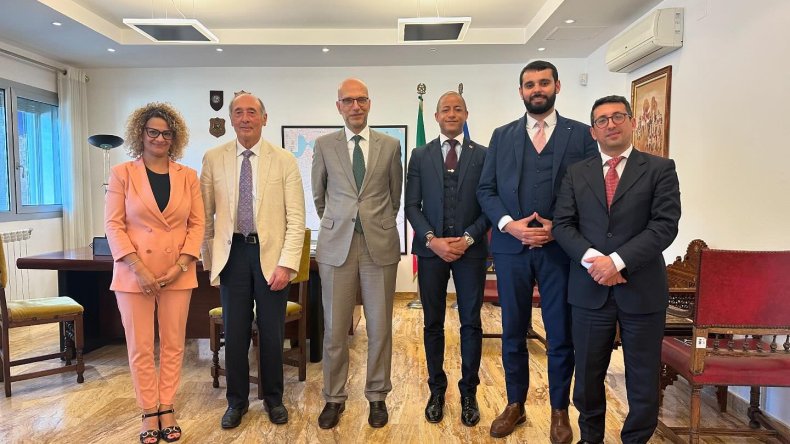 الفريق الطبي الإيطالي يجري 10 عمليات جراحية “مستعصية” في عيادة بوسماعيل للأطفال