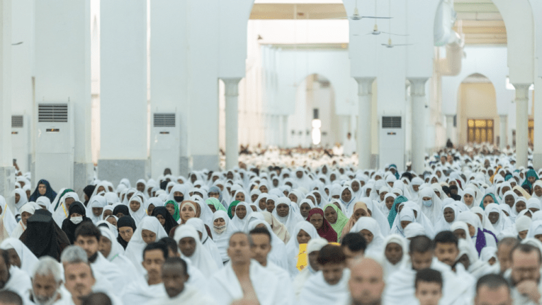 “الحج والعمرة السعودية” تتيح للحجّاج تقييم خدمات الفنادق والوكالات