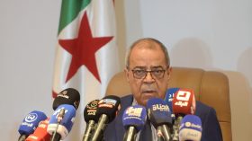 وزير الصناعة: الإنتاج الصيدلاني سيتجاوز 80 من المائة في 2024