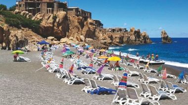 Tebboune ordonne le respect de la “gratuité” d’accès aux plages