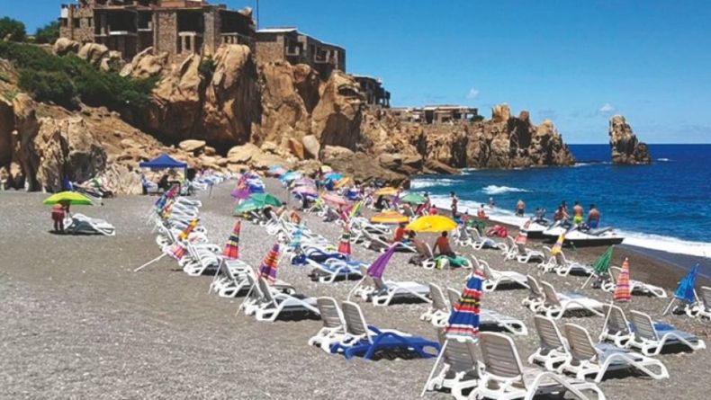 Tebboune ordonne le respect de la “gratuité” d’accès aux plages