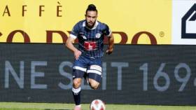 لاعب مُغترب يبعث رسالة إلى سعدي وبيتكوفيتش