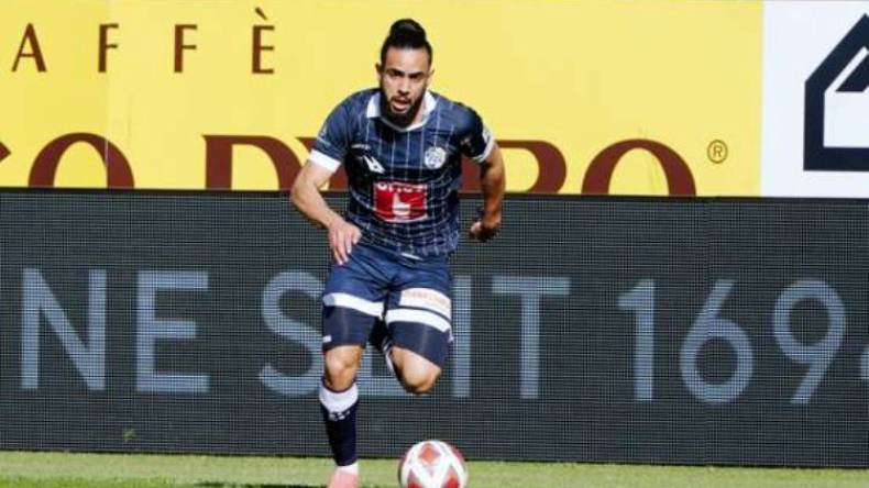 لاعب مُغترب يبعث رسالة إلى سعدي وبيتكوفيتش