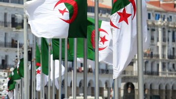 القطار وسكة الحديد