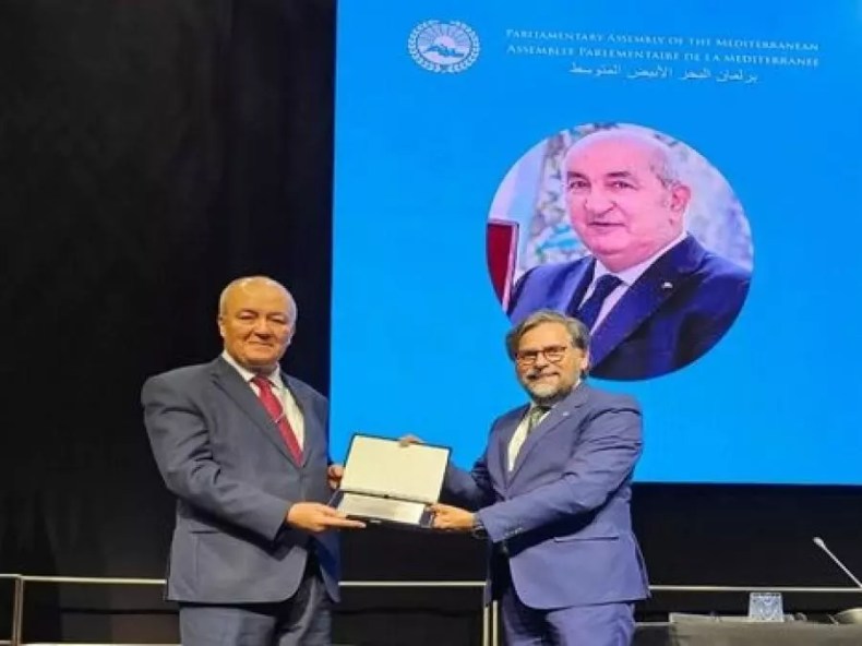 L’APM décerne son “Prix d’Excellence” au président Tebboune