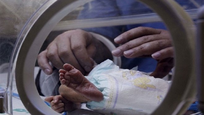 مطالب بالعودة إلى الولادة الطبيعية وتفعيل دور القابلات