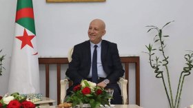 قيادة “الأفلان” في حملة تغييرات واسعة قبل الرئاسيات