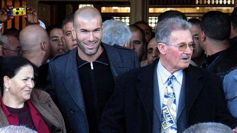 بِالفيديو: والد زيدان بِالجزائر