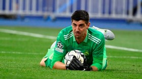 بِالفيديو: حارس الرّيال على خطى زوجته “الصّهيونية”