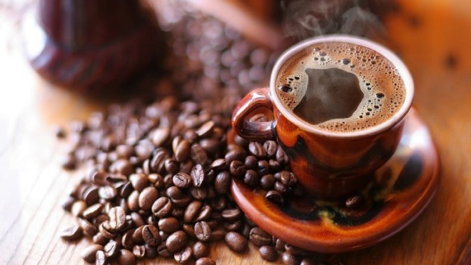 ما يحدث في جسمك دقيقة بدقيقة بعد شرب أول فنجان قهوة!