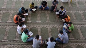 أئمة ومشايخ يتولون مهمة تكوين “مقرئين” متميزين في العالم