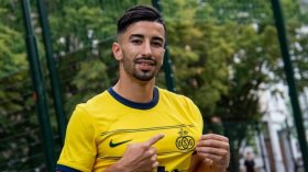 بِالفيديو: تكريم عمّورة بِجائزة “الأسد البلجيكي”