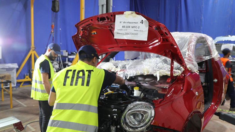 “فيات” تستعد لرفع الإنتاج بوهران وعون يلتقي وفدا عن “ستيلانتيس”