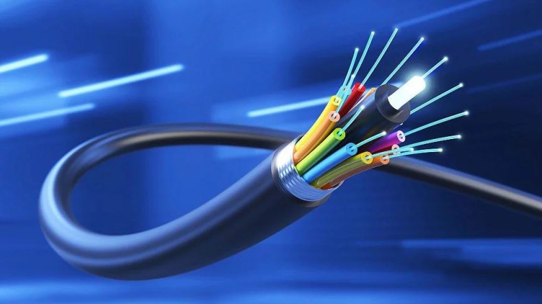 عون يكشف حجم الإنتاج الجزائري من الألياف البصرية