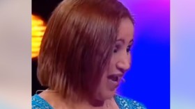 بالفيديو.. شقيقة الشاب خالد تصنع الحدث في أول ظهور لها!