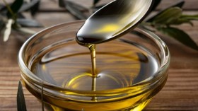 هذا ما تفعله ملعقة زيت زيتون يوميا لجسمك!