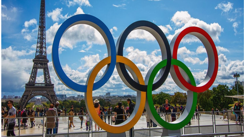إضراب عمال جمع القمامة في باريس بسبب مكافأة أولمبياد 2024