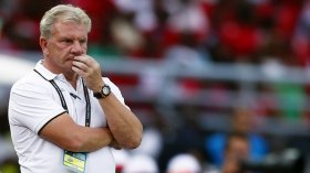 مدرب أوغندا: استقبال منتخب الجزائر في ملعبنا يريحنا كثيرا