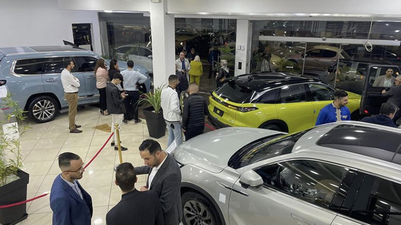 إقبال كبير على صالون “سيرتا أوطو” بقسنطينة