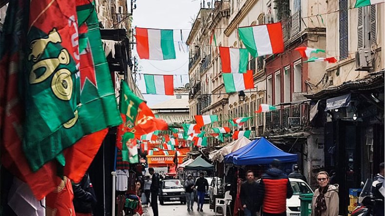 أنصار “كأس الجمهورية”.. مشجعون ومبدعون للجداريات واللوحات الفنية!