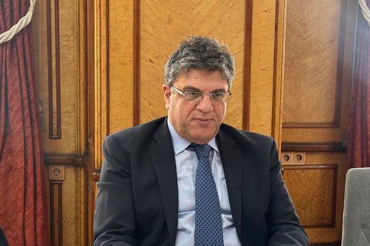 The Fall of the Makhzen’s Servant in the Arab Maghreb Union