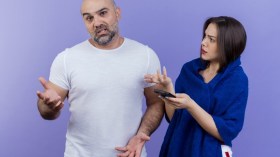 أسئلة تكون سببا في غضب الزوج من زوجته