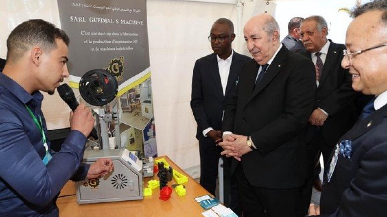 الرئيس تبون يأمر بدراسة إمكانية رفع منحة الطلبة في بعض التخصصات