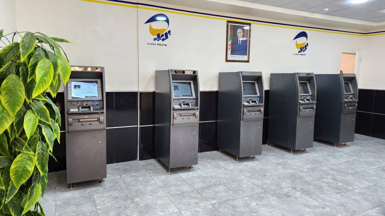 بريد الجزائر..  تدعيم شبكة الموزعات الآلية بـ 1000 جهاز جديد