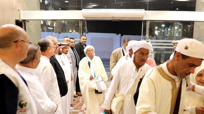 أول فوج من الحجاج الجزائريين يصل إلى البقاع المقدسة
