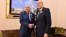 عطاف يبحث مع ميقاتي سبل تعزيز العلاقات الاقتصادية بين الجزائر ولبنان