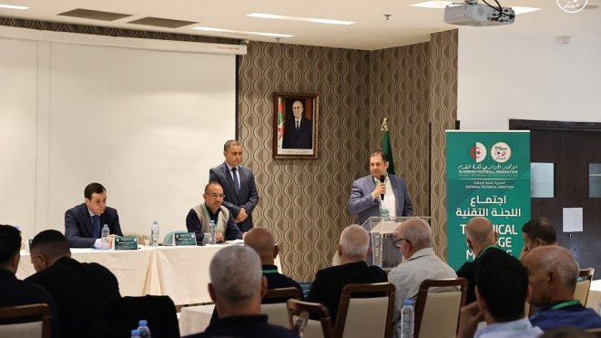 ضرورة إبراز الكفاءات الجزائرية ومواكبة تطور كرة القدم في العالم