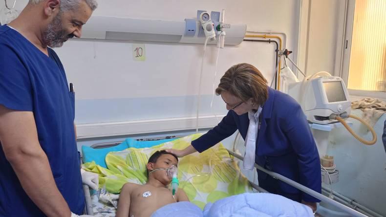 بالصور.. كريكو تزور الأطفال ضحايا حادث شاطئ صابلات