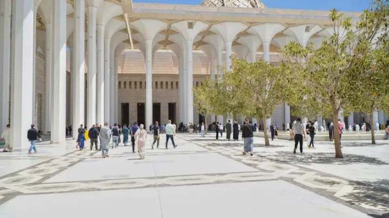 قرارات، مبادرات، و”جامع الجزائر”.. نحو وهجٍ سياحيّ داخلي