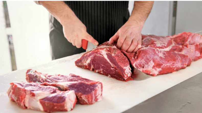 الاقتراب من لحم العيد.. منافع ومحاذير 