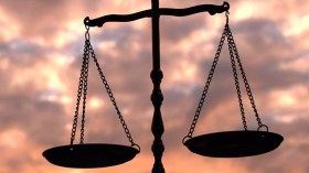 العدل أساس الملك