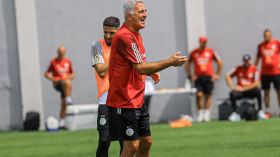 بيتكوفيتش يضع آخر اللمسات على التشكيلة التي يراهن عليها أمام غينيا