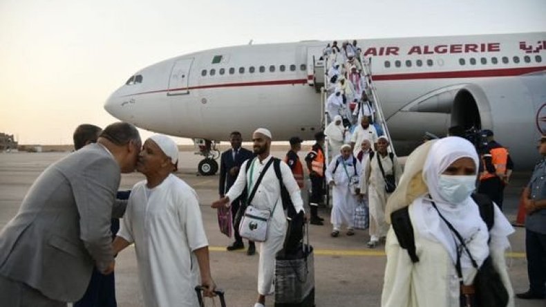 عودة أول فوج لحجاج جنوب شرق الجزائر إلى أرض الوطن