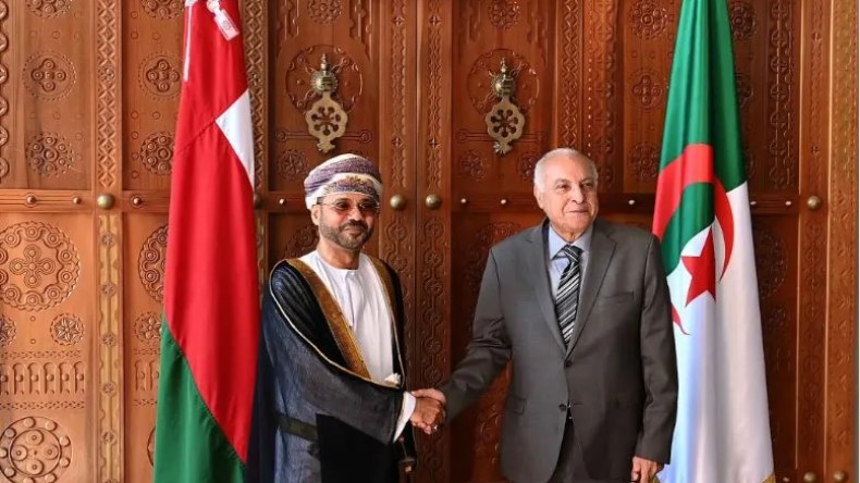 عطاف يلتقي نظيره العماني